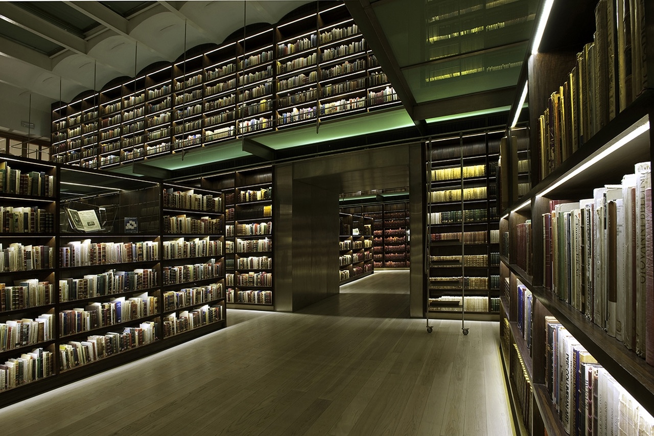 Большая библиотека номеров. Библиотека Васконселос Мехико. Библиотека картинки. Библиотека красивые фото. Огромная библиотека.